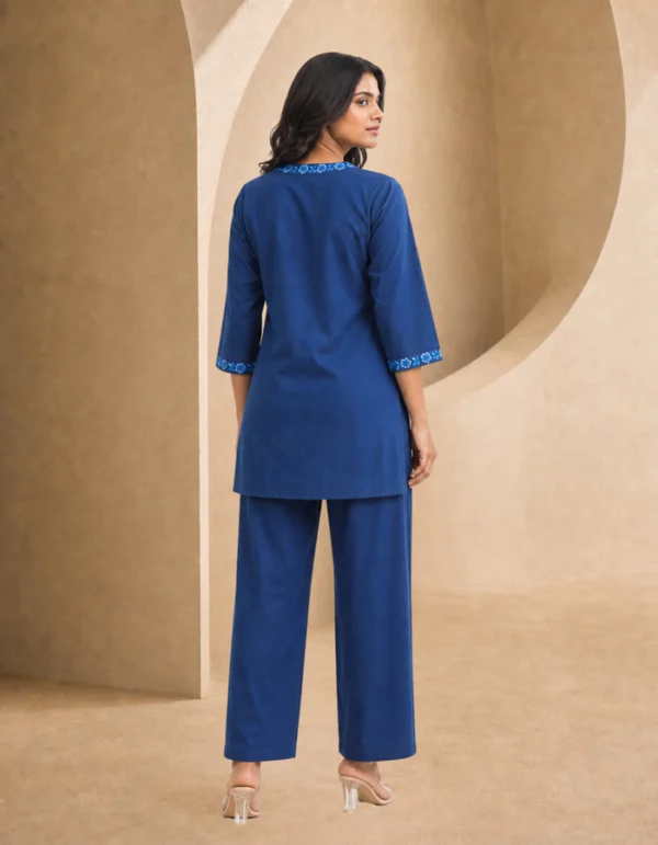 blue+embroidery+suit+-+New+Group