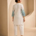 white+embroidery+suit+-+illustrationImage+(2)