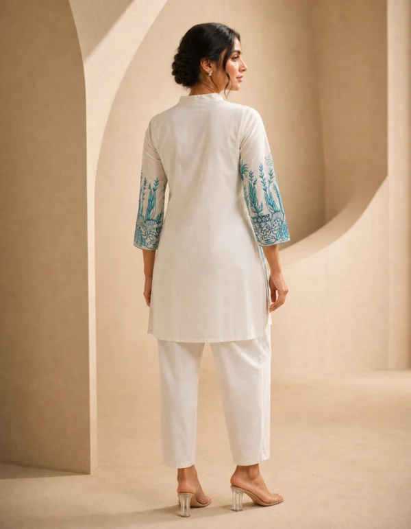 white+embroidery+suit+-+illustrationImage+(2) white+embroidery+suit+-+illustrationImage+(2)